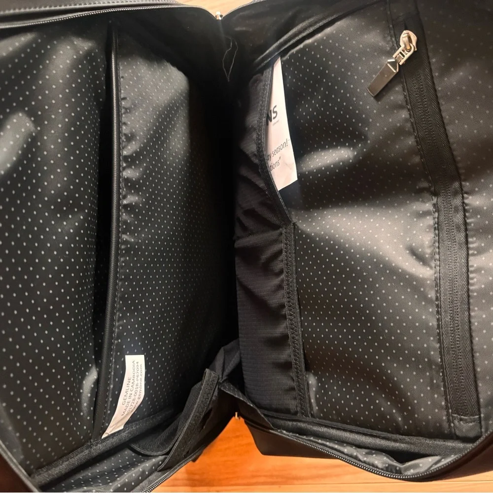 Corkcicle Black Commuter Backpack with Disney Destinations Logo